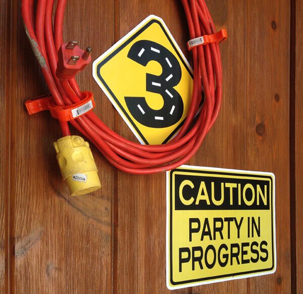 Caution tape large roll Halfpint Party - Extension cord wreath with warning signs and #3